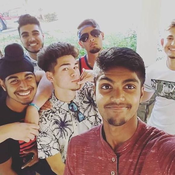 Meet your Posher, Robin - Picture 1 of 1